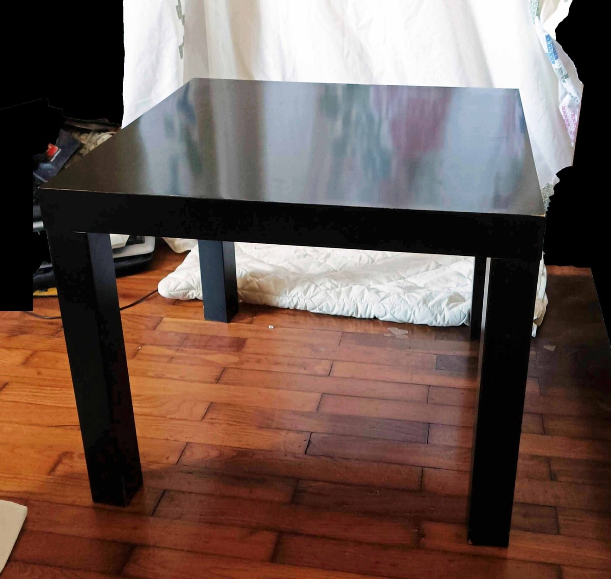 TAVOLINO NERO IKEA in legno compensato (ritiro in Como città)