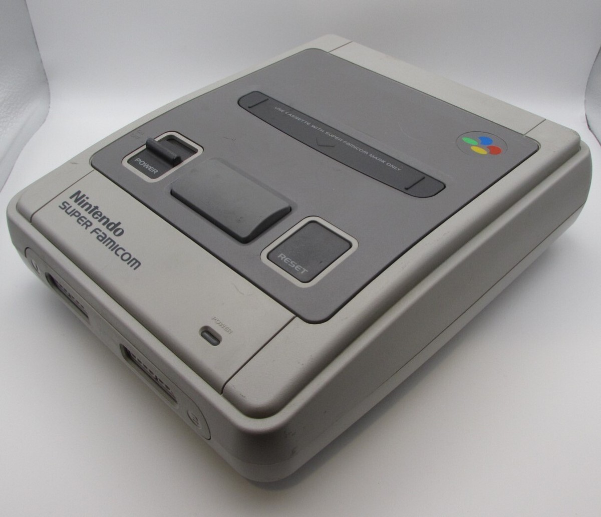 Nintendo Super Famicom Console System HVC-002 1CHIP-02 Nintendo Super Famicom Console System HVC-002 1CHIP-02