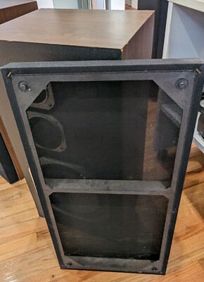 Pioneer CS-610 Vintage Speakers 35/70 Watt MADE IN JAPAN 3-way Pioneer CS-610 Vintage Speakers 35/70 Watt MADE IN JAPAN 3-way