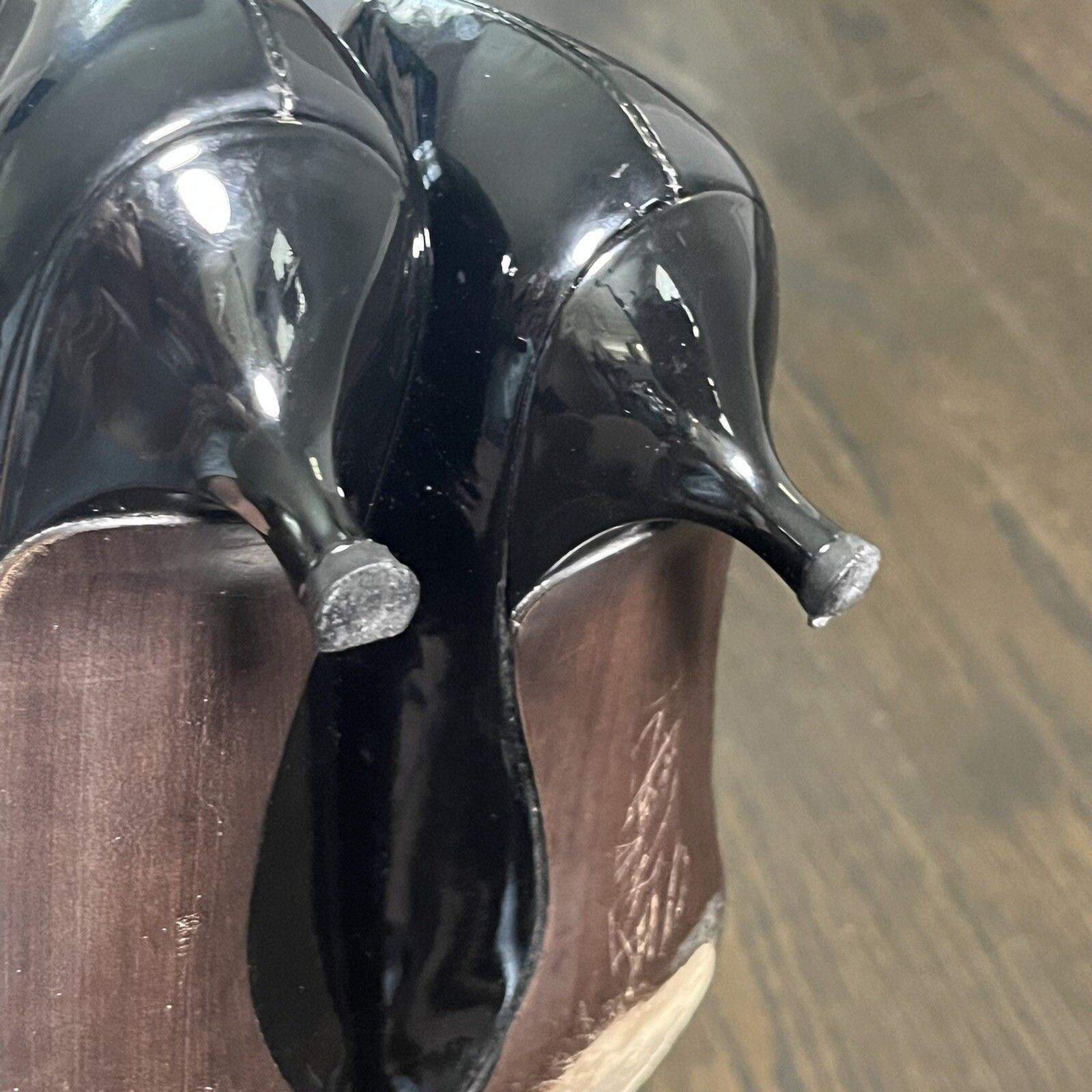 Stuart Weitzman Pumps 8 Narrow Pointed Toe Kitten Heel Black Patent Leather