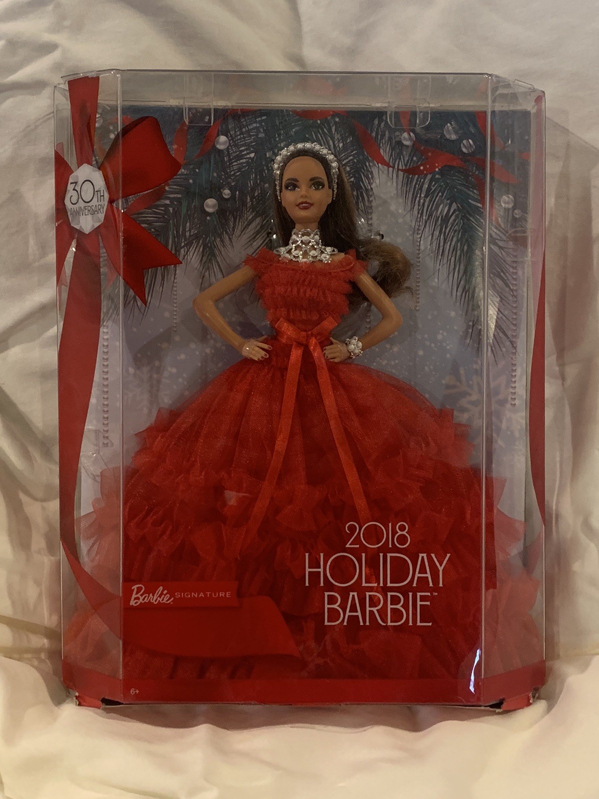 Barbie Signature 2018 Holiday Barbie Doll Brunette Mattel FR