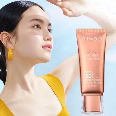 Sunscreen SPF50++ Brightening Moisturizing Broad Spectrum UVA/UVB E9N2
