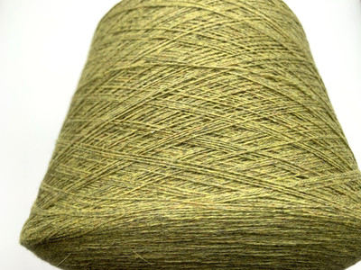 Ca. 410g Konenwolle 30%Kaschmir 57%Merino 8%Seide NUOVO CASH 30 Moosgrün meliert