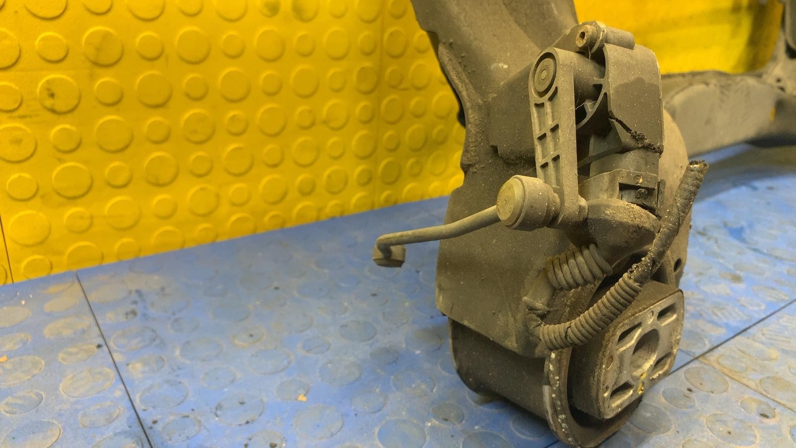 05 06 07 08 BENTLEY Continental GT Front Engine Crossmember OEM 3W0399313B