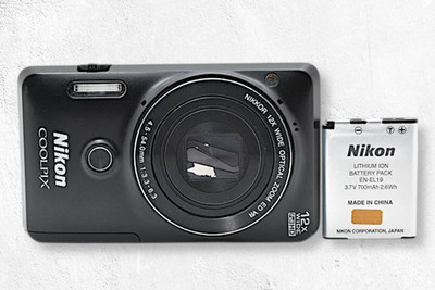 Gebrauchte Nikon COOLPIX S6900 schwarz Digitalkamera schwarz 16,0 MP getestet...