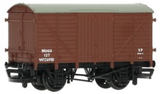 33-700 Bachmann OO Gauge 12 Ton Mogo Van BR Brown (Pre-Owned)