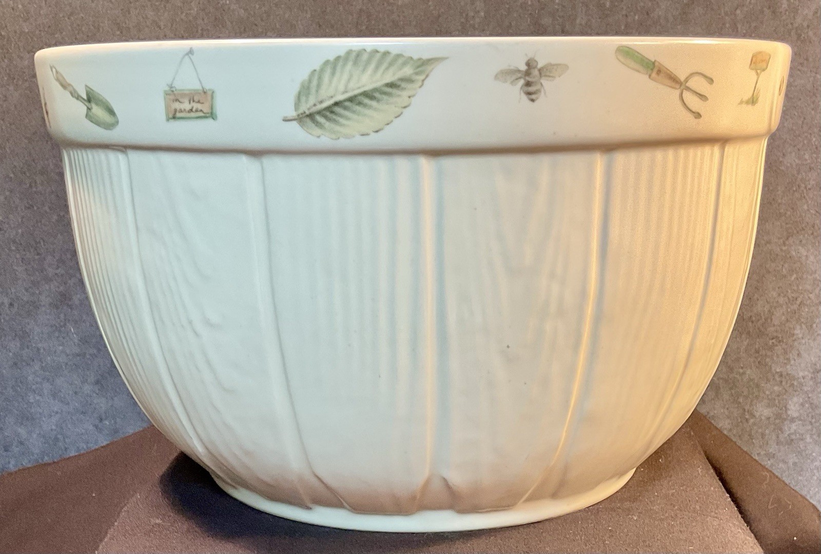 Pfaltzgraff Naturewood Bushel Basket Stoneware Mixing Serving Bowl Garden Inspired