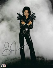 MICHELLE YEOH SIGNED BOND TOMORROW NEVER DIES 14x11 PHOTO (ACG CERT AG17063)