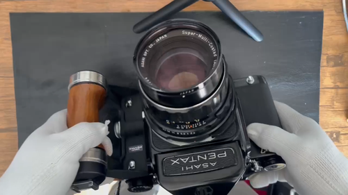 *Near Mint* Asahi Pentax 6x7 + SMC Takumar 105mm f/2.4 Lens Grip Case 2579702 - Video 1 of 1