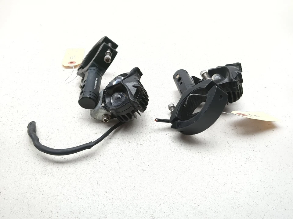 Juego de luces antiniebla de posición delantera 21-23 Benelli Leoncino 500 VAZESWIN par con soportes Foto 2 de 4