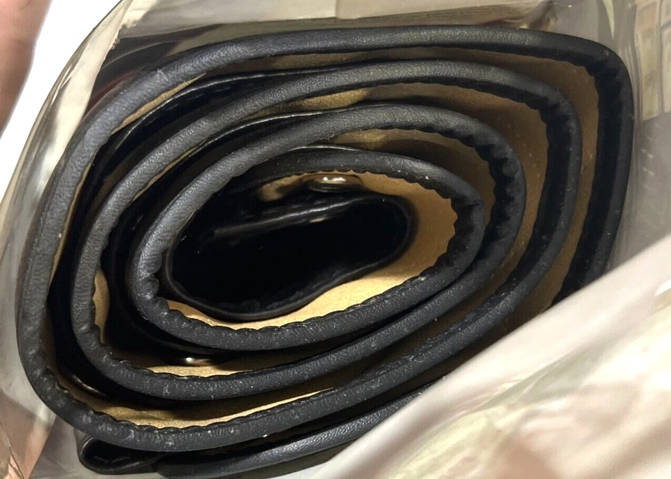 Pantalla de depuración Winter Shield Chevrolet/GMC 1993-88 C/K camioneta cuádruple o comp negra Foto 4 de 4