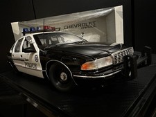 Refurbished Product 1/18 Utmodels Chevrolet Caprice 9C1 Glendale Police Californ