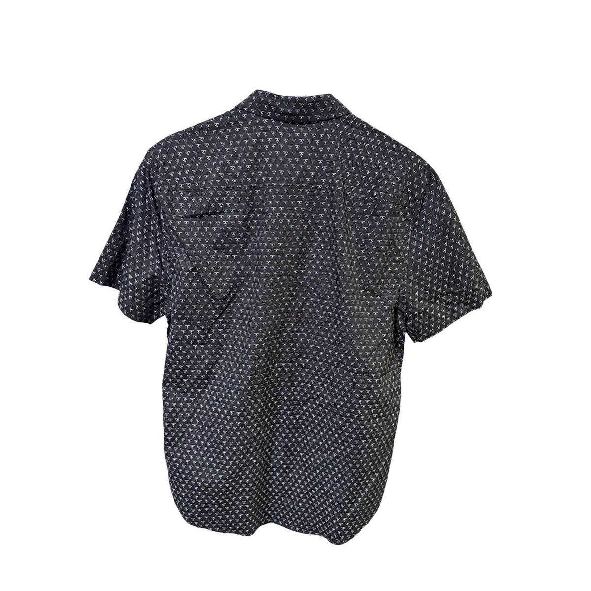 NUEVO CON ETIQUETAS Camisa Guess Talla Mediana Negro Jet Estampado Triángulo Calce Ajustado
