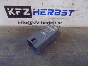 VW Caddy III 2K Vorgl�hrelais 038907281D 1.6TDi 55kW CAY CAYE 122793