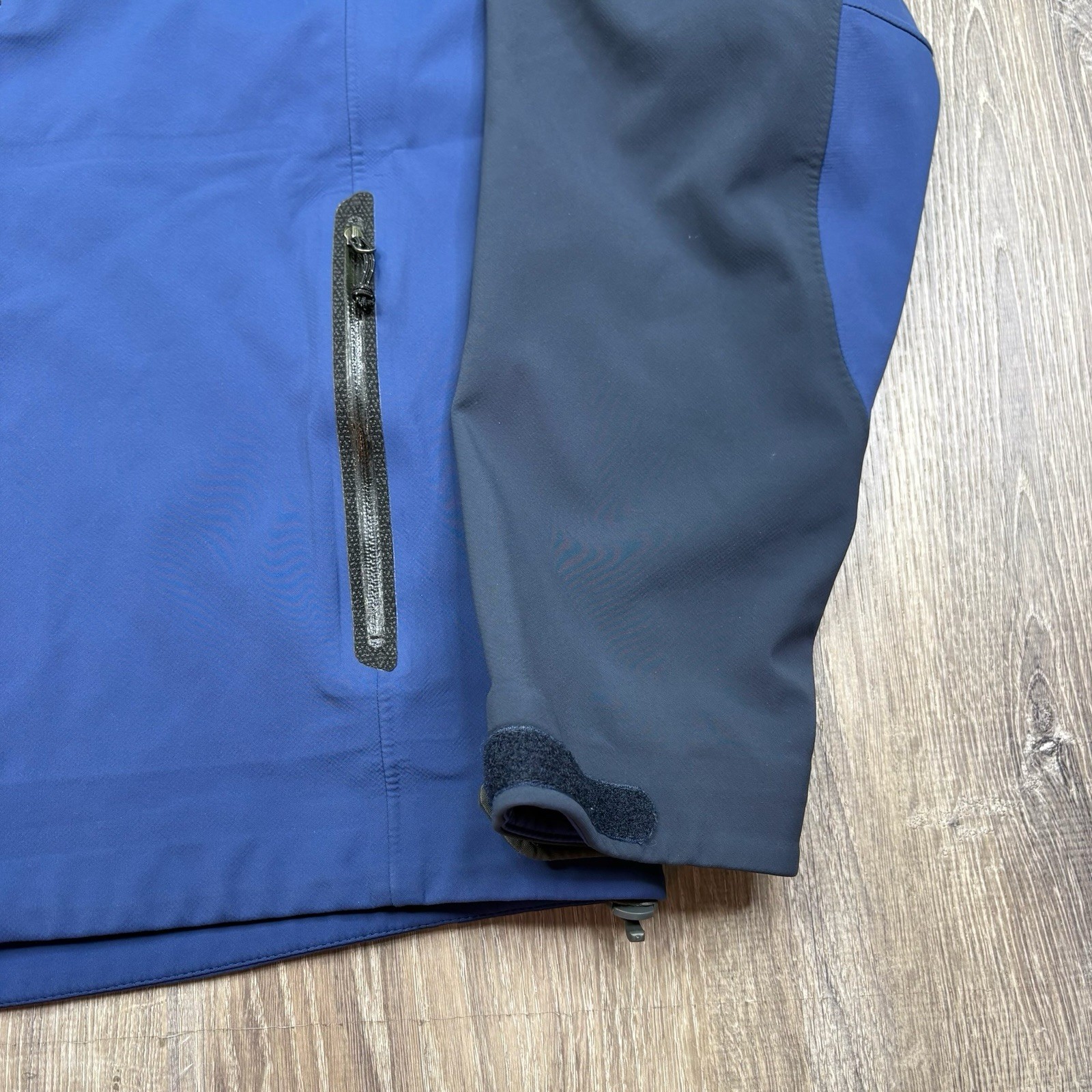 Outdoor Research Full Zip Softshell Windstor Cred… - image 2
