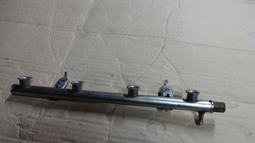 Mercedes W168 A160 A-Klasse (2) Einspritzleiste Düsenstock 0280151036