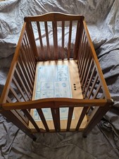 Delta Portable Mini Crib, Cherry