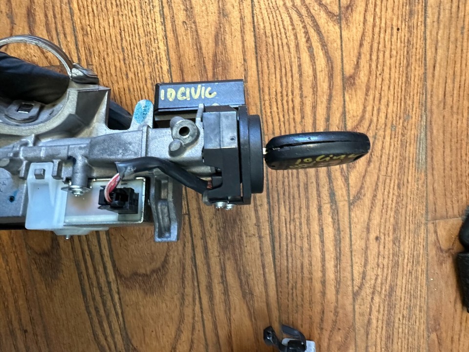 2009-2010 HONDA CIVIC 1.8L OEM Engine Computer Ignition Switch ...