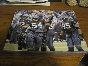 DD Lewis / Seattle Seahawks Autographed 8x10 Photo