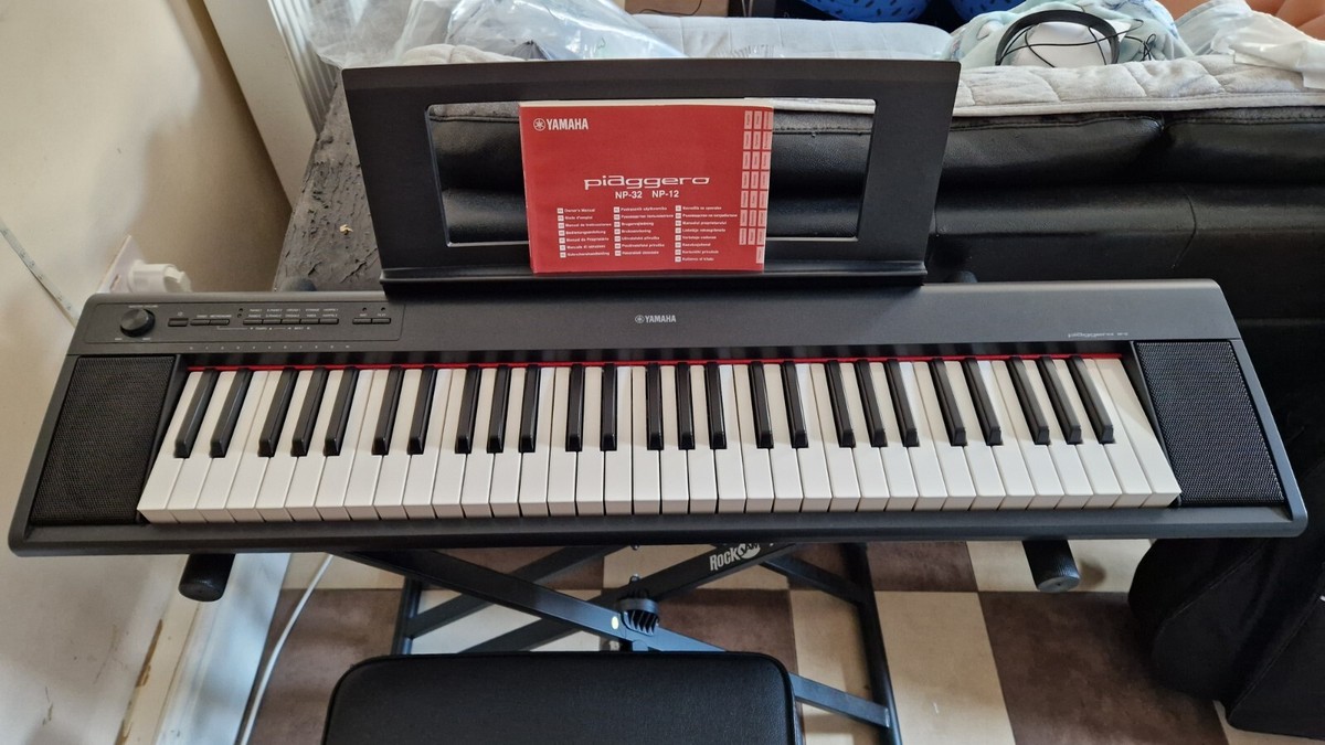 Yamaha NP-12 61-Key Piaggero Portable Keyboard - Black