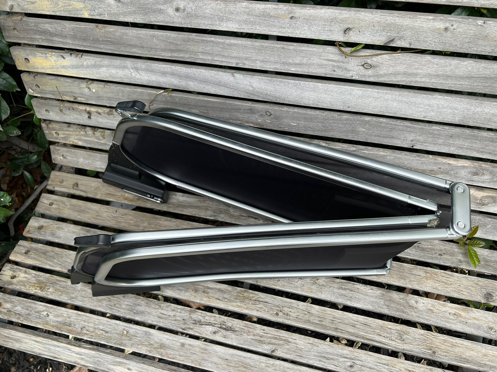 BENTLEY CONTINENTAL GTC CONVERTIBLE AIR WIND SCREEN DEFLECTOR, P# 3W7.862.955.D