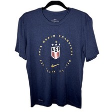 Nike USA 2019 World Champions Shirt Mens M Dri-FIT USWNT Soccer Navy Gold Tee