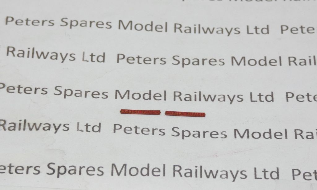 Dapol 116083 Britannia N Gauge Nameplate Robert Burns (Pair)