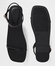 NWT GAP Black Simple Smooth Faux Leather Strappy Flat Sandals Size 8