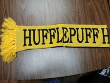 Harry Potter Hufflepuff Scarf Universal Studios Gold Black Knit Wizarding World