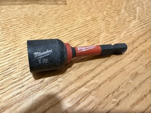 1/2 Milwaukee SHOCKWAVE Conducteur d'écrous magnétiques de fonction d'impact
