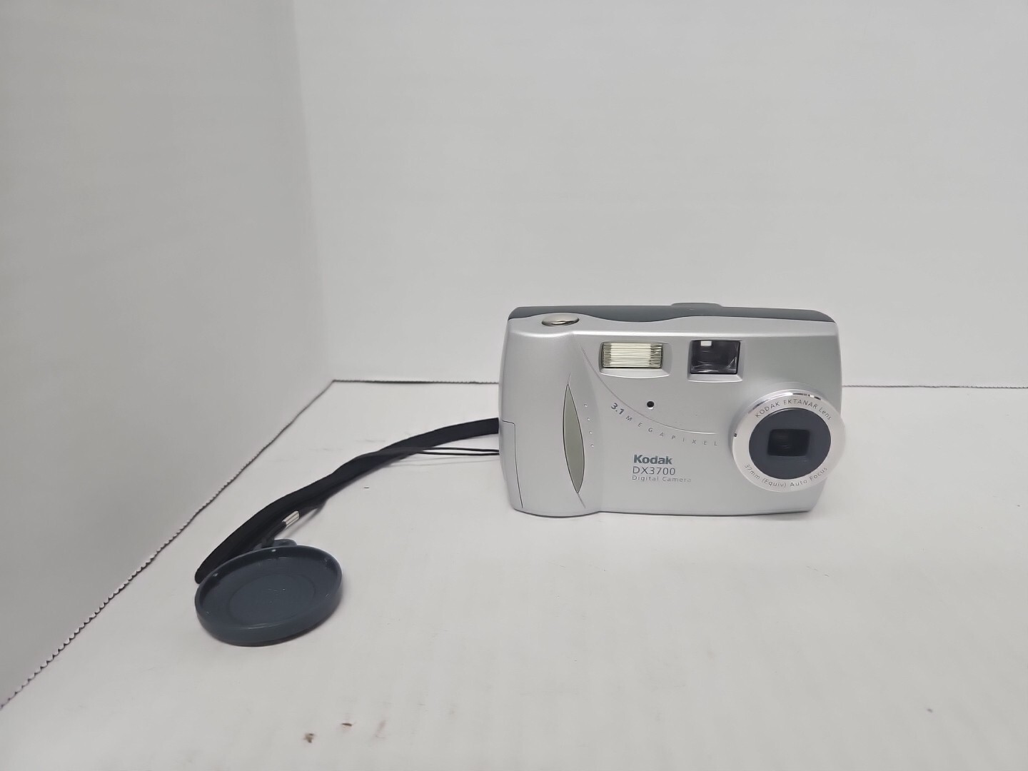 Genuine Kodak (DX3700) 37mm Light Gray Auto Focus Digital Camera  Tested Works