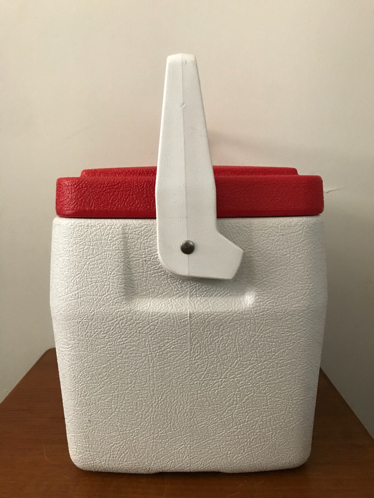 Vtg Coleman 5272 Caesars Atlantic City Casino Cooler White Red Lunch