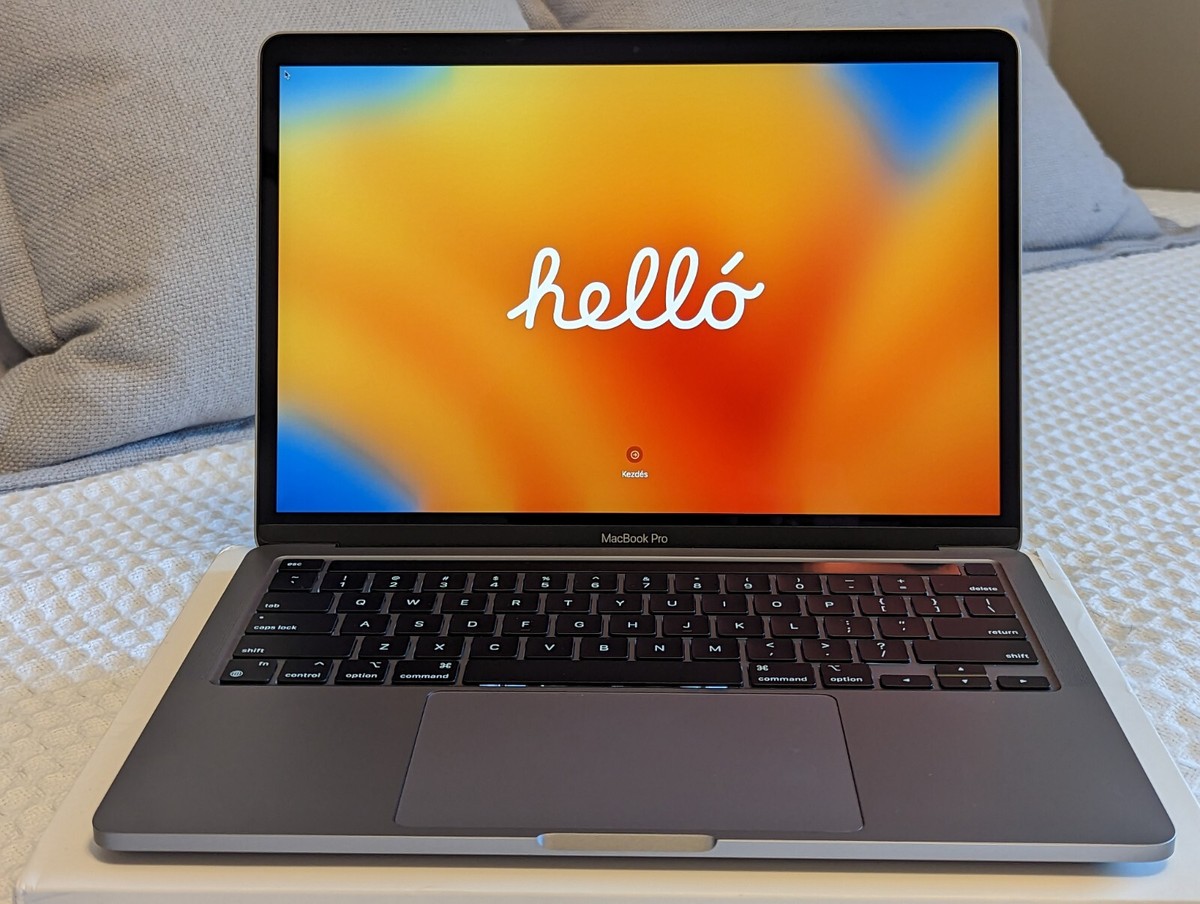 2020 Apple MacBook Pro 13in (256GB SSD, M1, 8GB) Laptop 2020 Apple MacBook Pro 13in (256GB SSD, M1, 8GB) Laptop