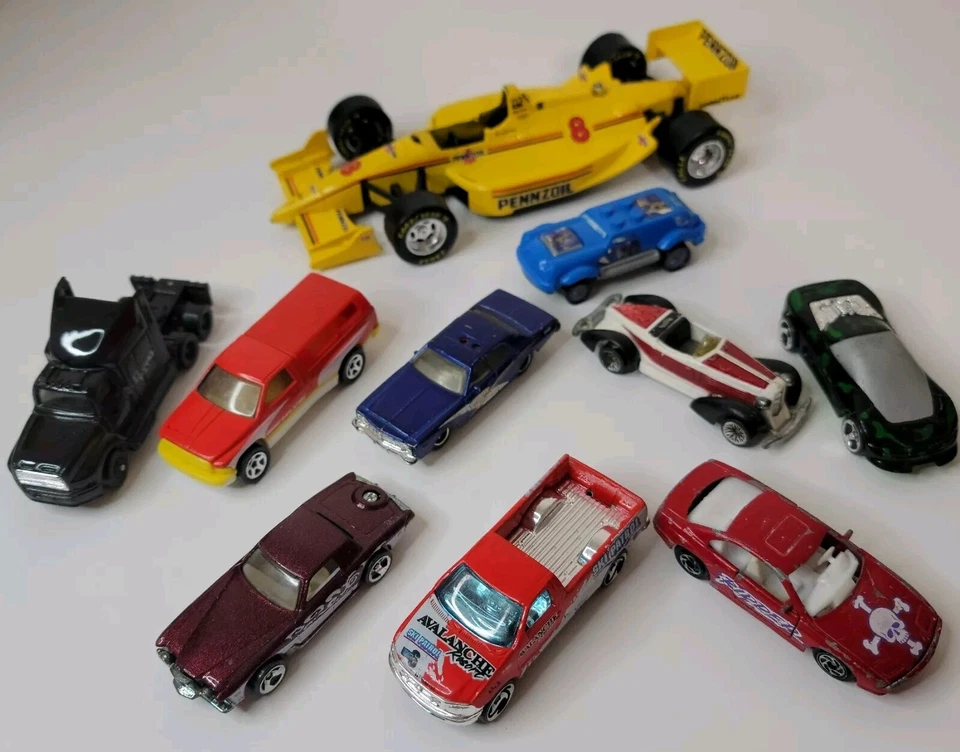 Lot of 10 Vintage Hot Wheels Matchbox Maisto Racing Champions Diecast Cars Loose - Image 2 of 4
