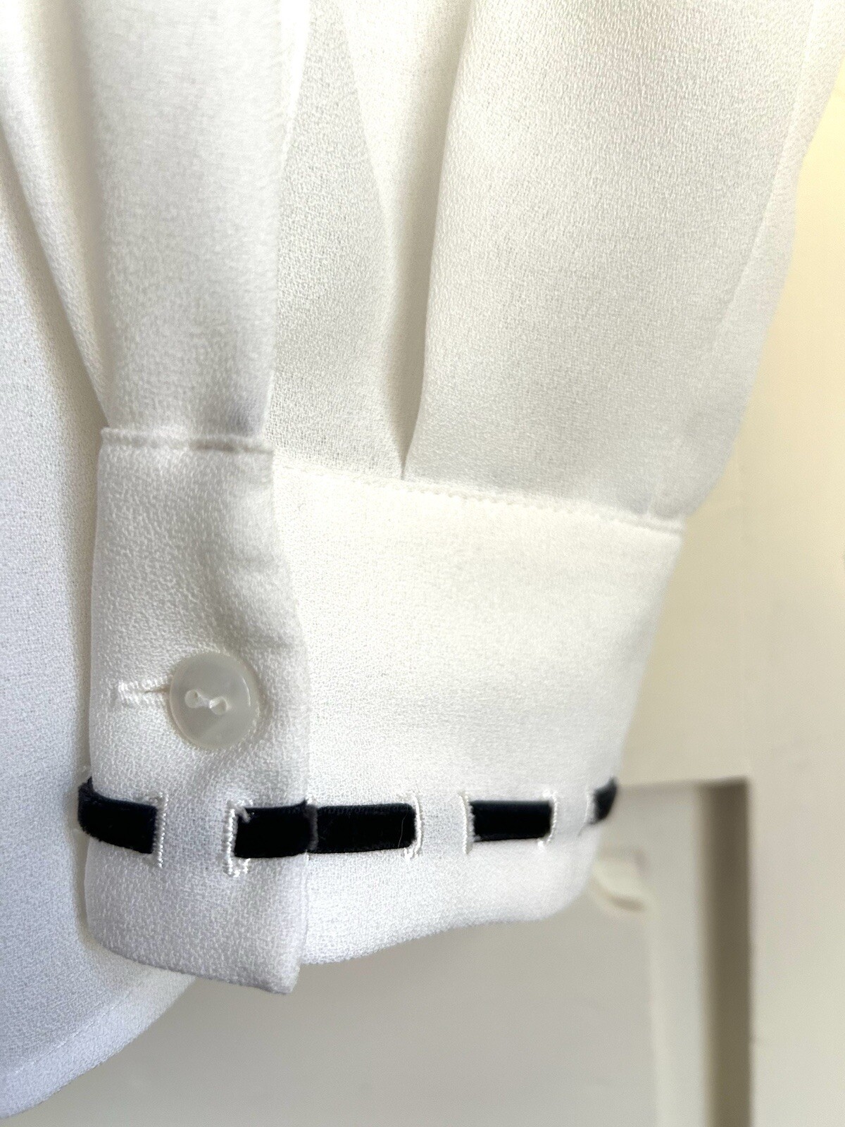 Women’s White Pendleton Front Button Blouse-Size … - image 3