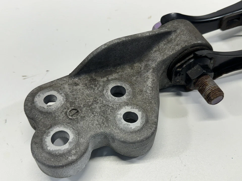 2016-2018 TOYOTA PRIUS ENGINE HYBRID TRANSMISSION TORQUE ROD MOUNT BRACKET OEM - Image 2 of 4