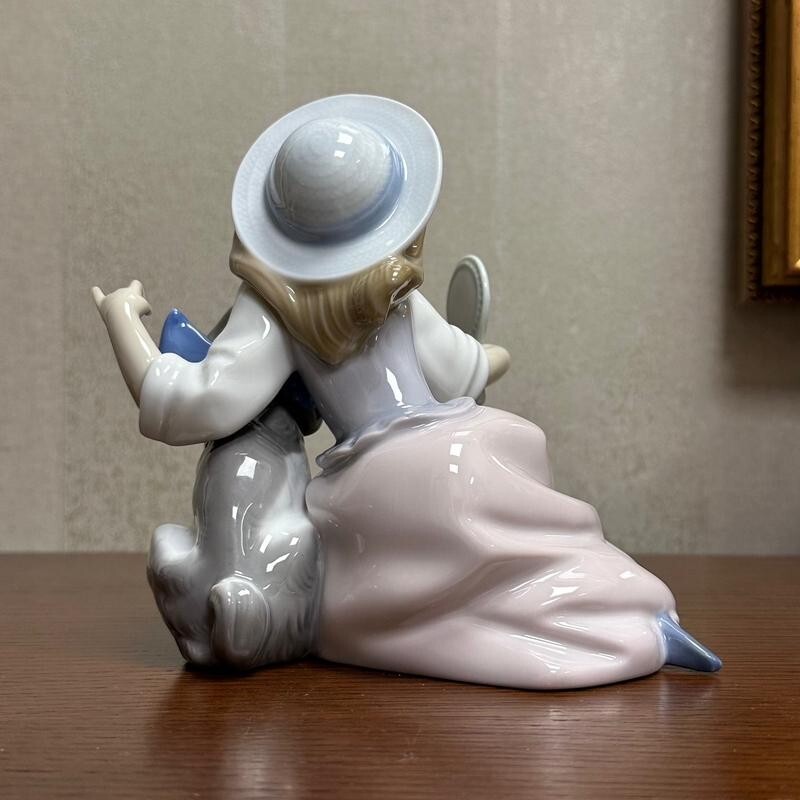Lladro Vintage Porcelain Figurine Statue Girl with Dog Figure
