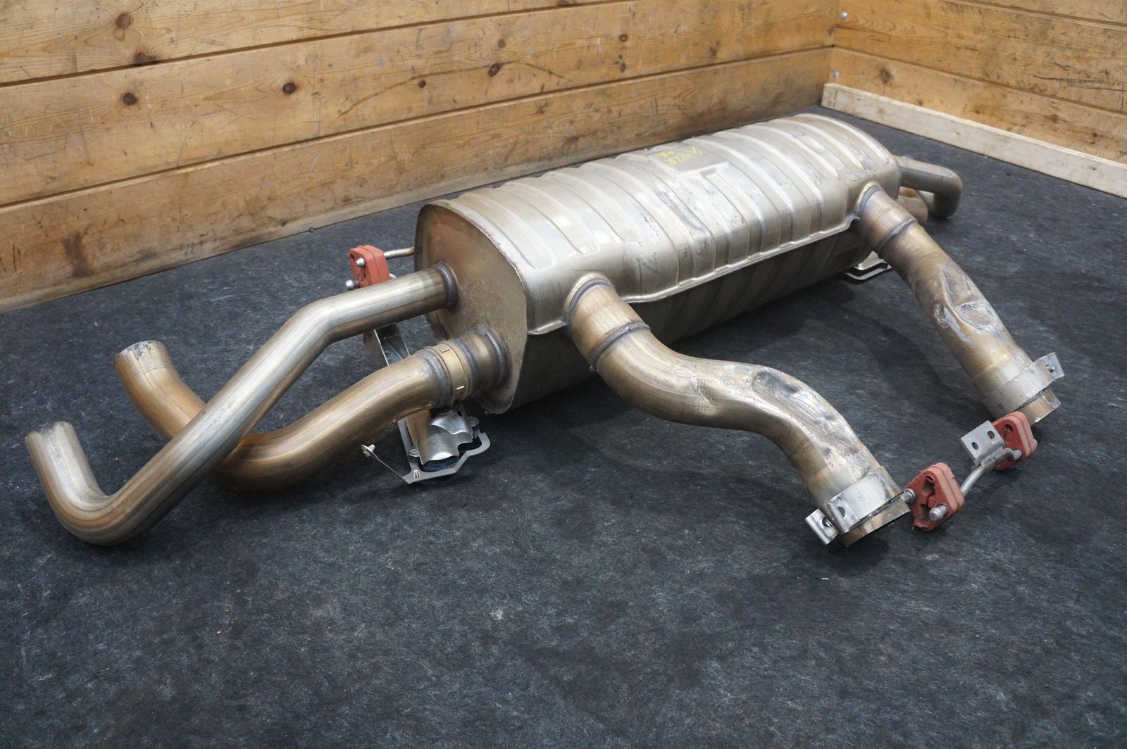 Rear Exhaust Muffler Tail Pipe OEM Aston Martin Dbx 707 20-24 *Note*