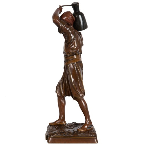 French Orientalist Bronze Sculpture of Water Carrier by Louis Hiolin - 第 4/24 張圖片