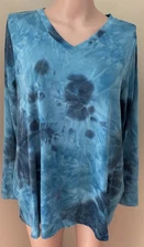 Logo Lounge Knit Top Women's Medium Long Sleeve Aqua Tie Dye V-Neck Side Pockets