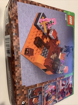 Sealed LEGO Minecraft: The Nether Fight (21139) Shelf Wear Eq10