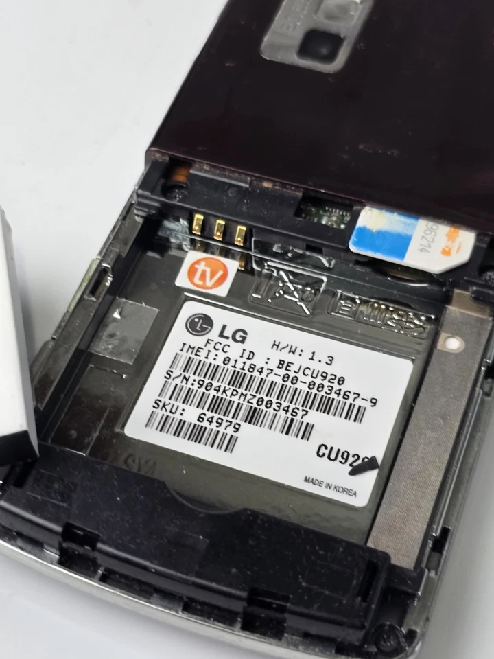 Teléfono celular con pantalla táctil LG CU920 - granate (AT&T) Foto 3 de 4