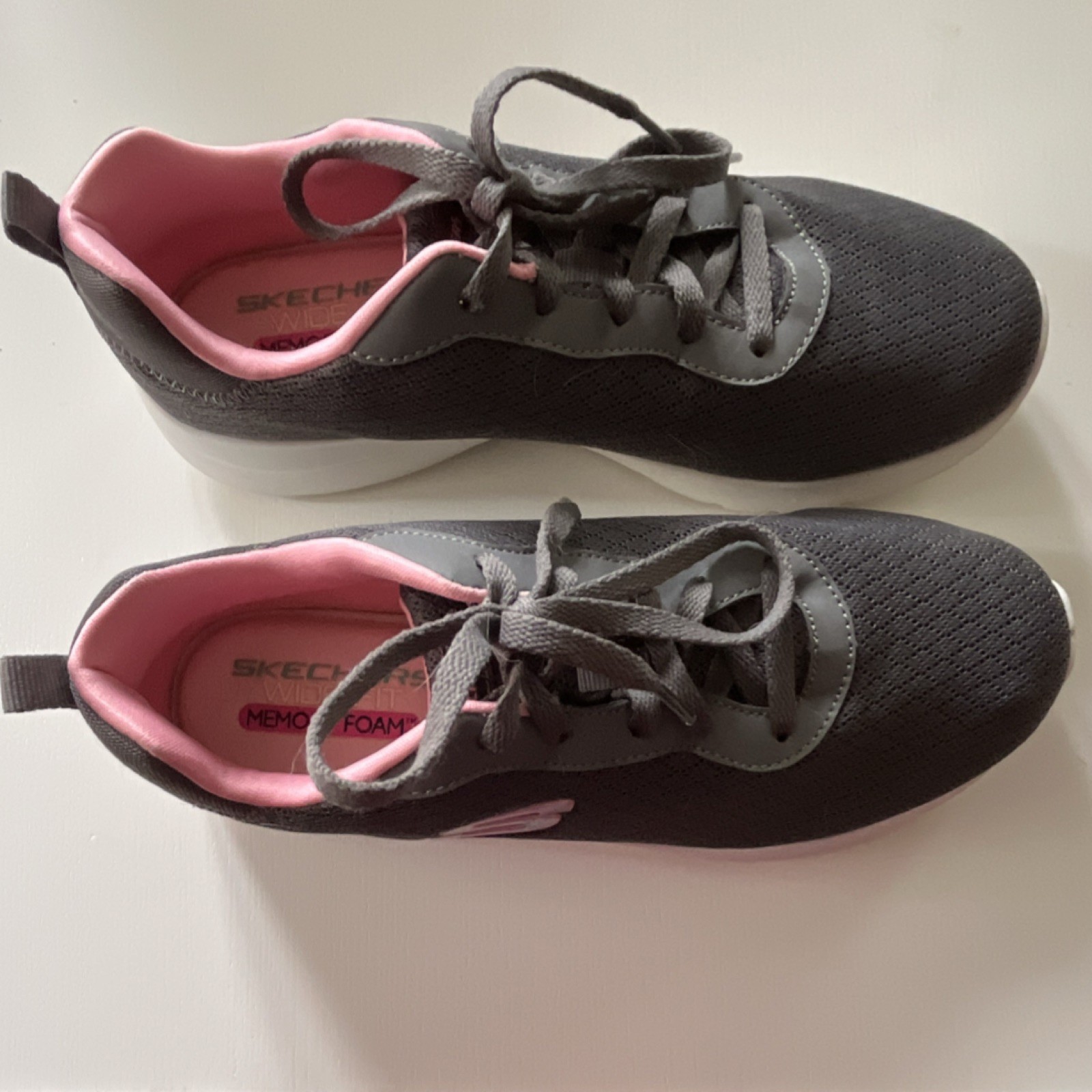 Gray Pink White Lace Up