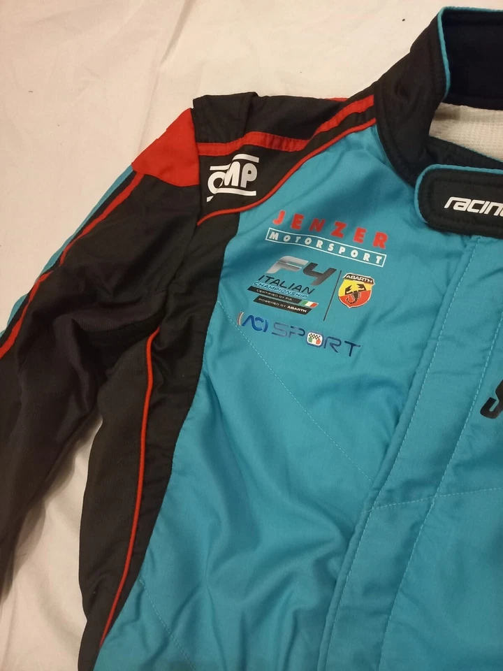 TUTA IGNIFUGA TOP CIANO TG 52 OMP ONE-S IA01853 OMOL FIA 8856-2000 SCAD 2028 - Imagen 4 de 4