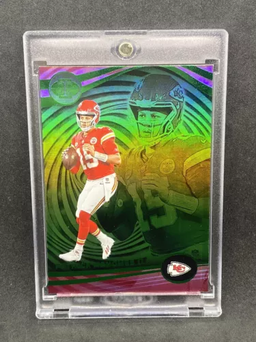 PATRICK MAHOMES RARE GREEN HOLO REFRACTOR INVESTMENT CARD PANINI SSP CHIEFS MVP