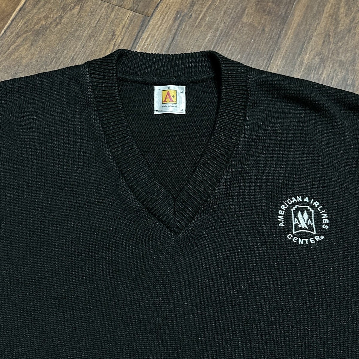 Vintage American Airlines Center Acrylic V-Neck Sweater Heavy Knit