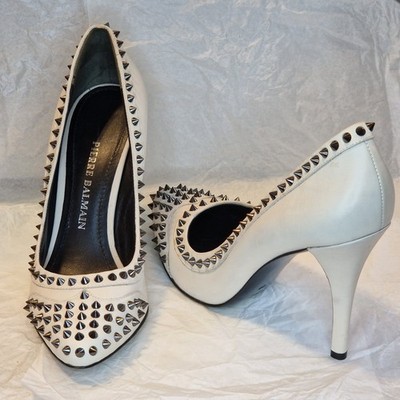 Pierre Balmain White Studded Leather Pumps 40 US 10 New Spiked Heels MSRP $750