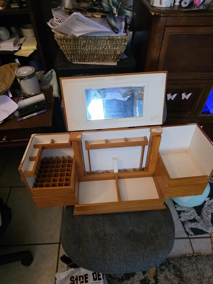 美丽的 Lori Greiner 豪华木制化妆品/化妆盒/珠宝收纳盒。 — 第 4/4 张图片