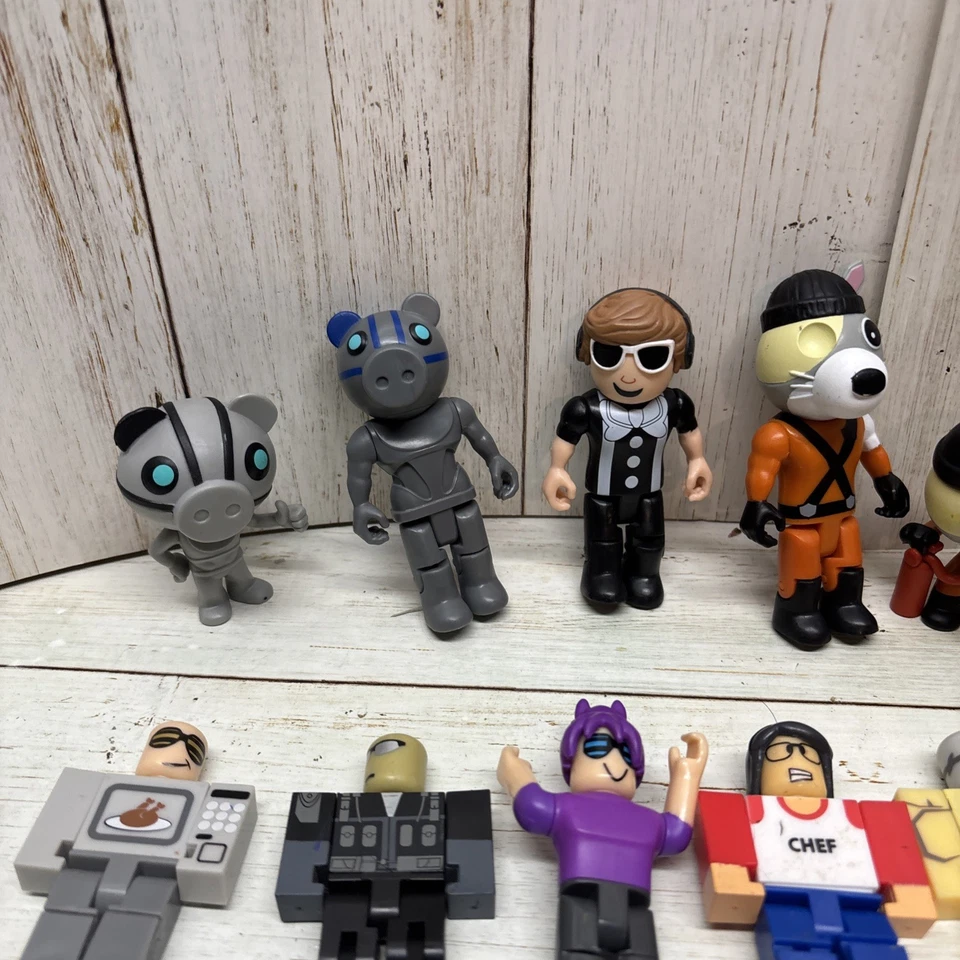 Lote de 25+ figuras y accesorios de acción de juguetes R0BL0X Foto 2 de 4