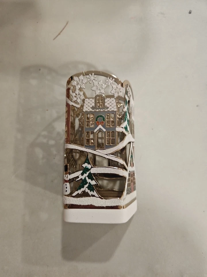 Soporte de jabón de manos espumoso Bath & Body Works Holiday Village Scene ¡Envío GRATIS!  Foto 3 de 4